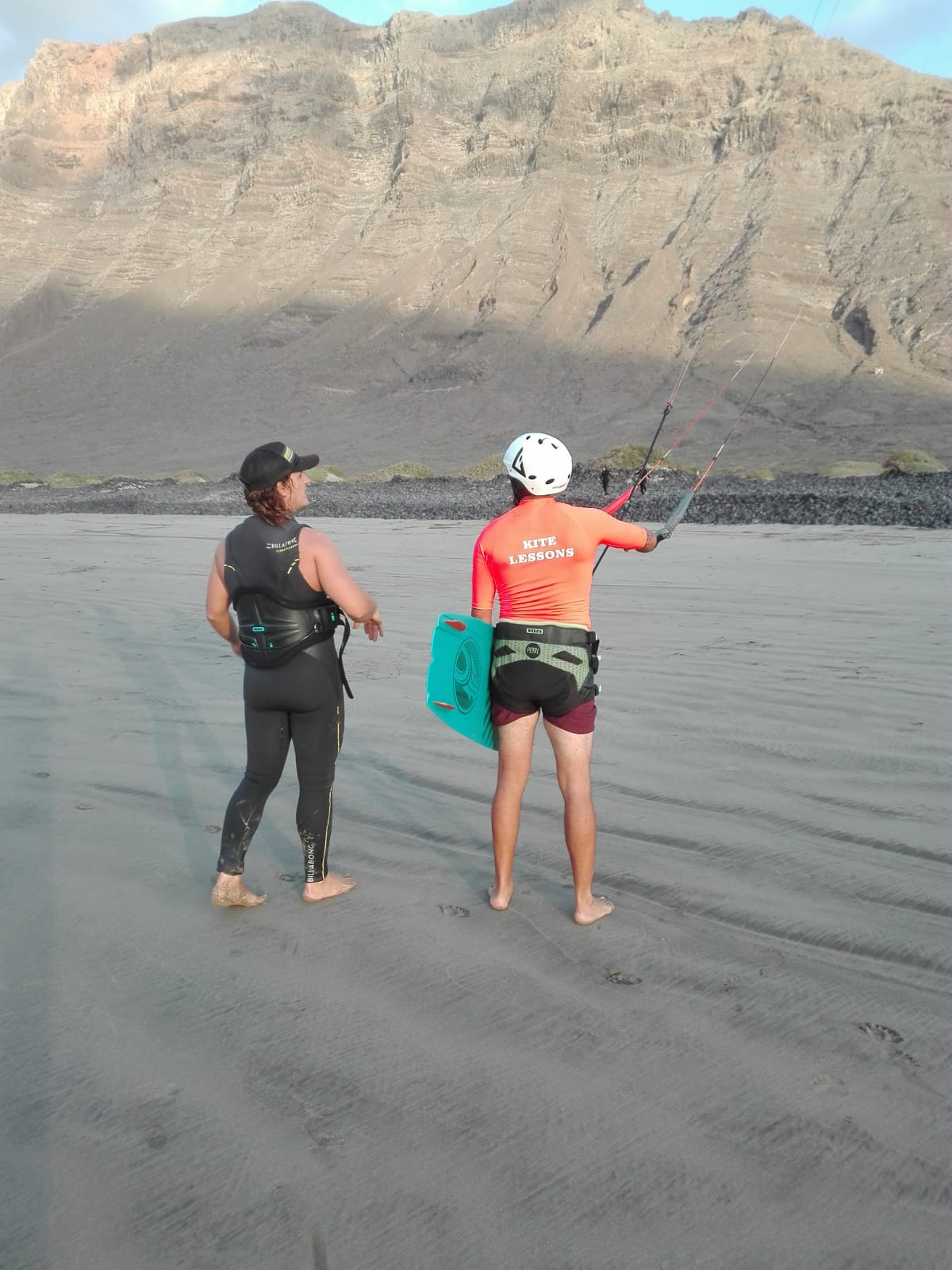 Kite surf sur la plage a famara